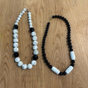 Set of two vintage necklaces